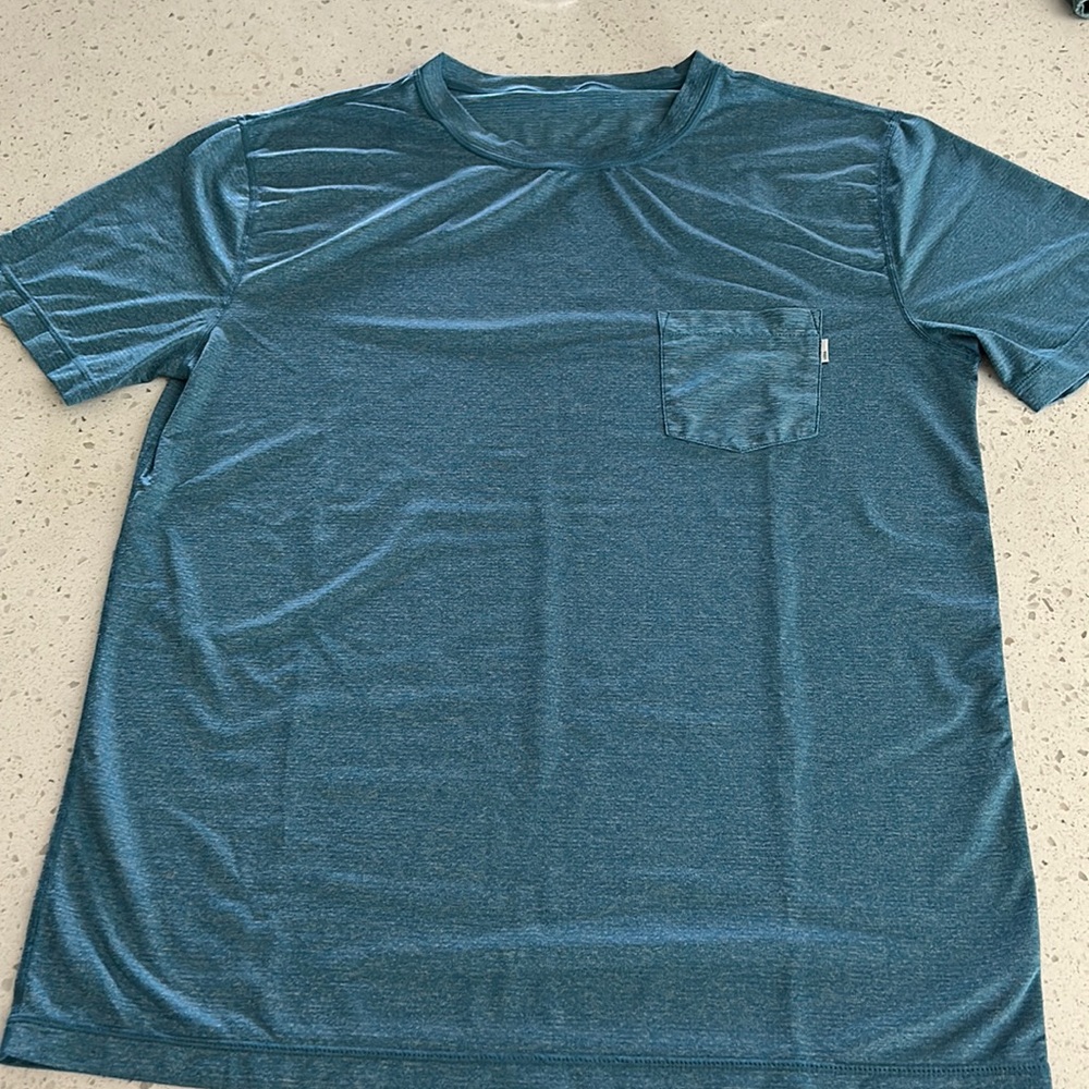 Vuori Tradewinds Performance Tee (Men’s Large)